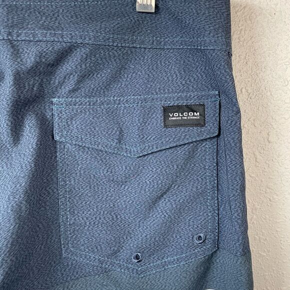 NWT Volcom Modtech Swim Trunks Size 31 - Picture 5 of 6